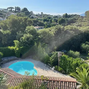 Appartement Independent One Bedroom, Antibes