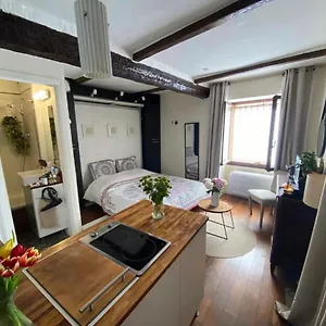 Appartement Au Cœur Du Vieil, Antibes