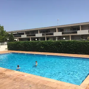 Appartement Studio 30m2 With Pool, Parking And A Garden, Antibes